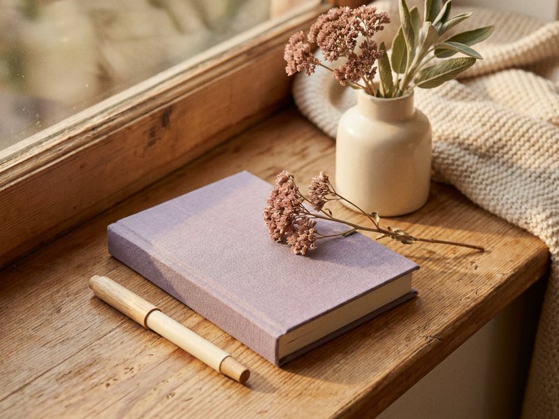 new year cycle sync — a small tracking journal for cycle notes, lacedopamine.com